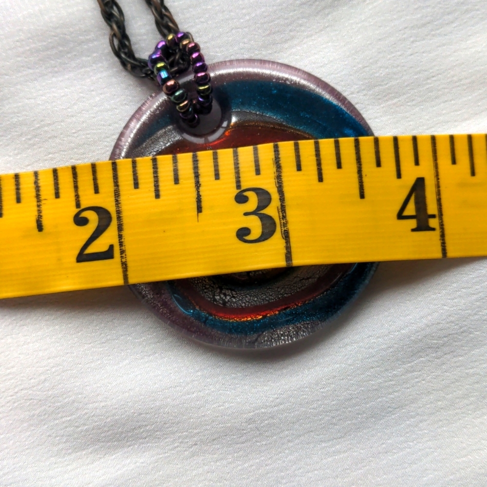 Iridescent spiral art glass round pendant silver red blue - Picture 2 of 2